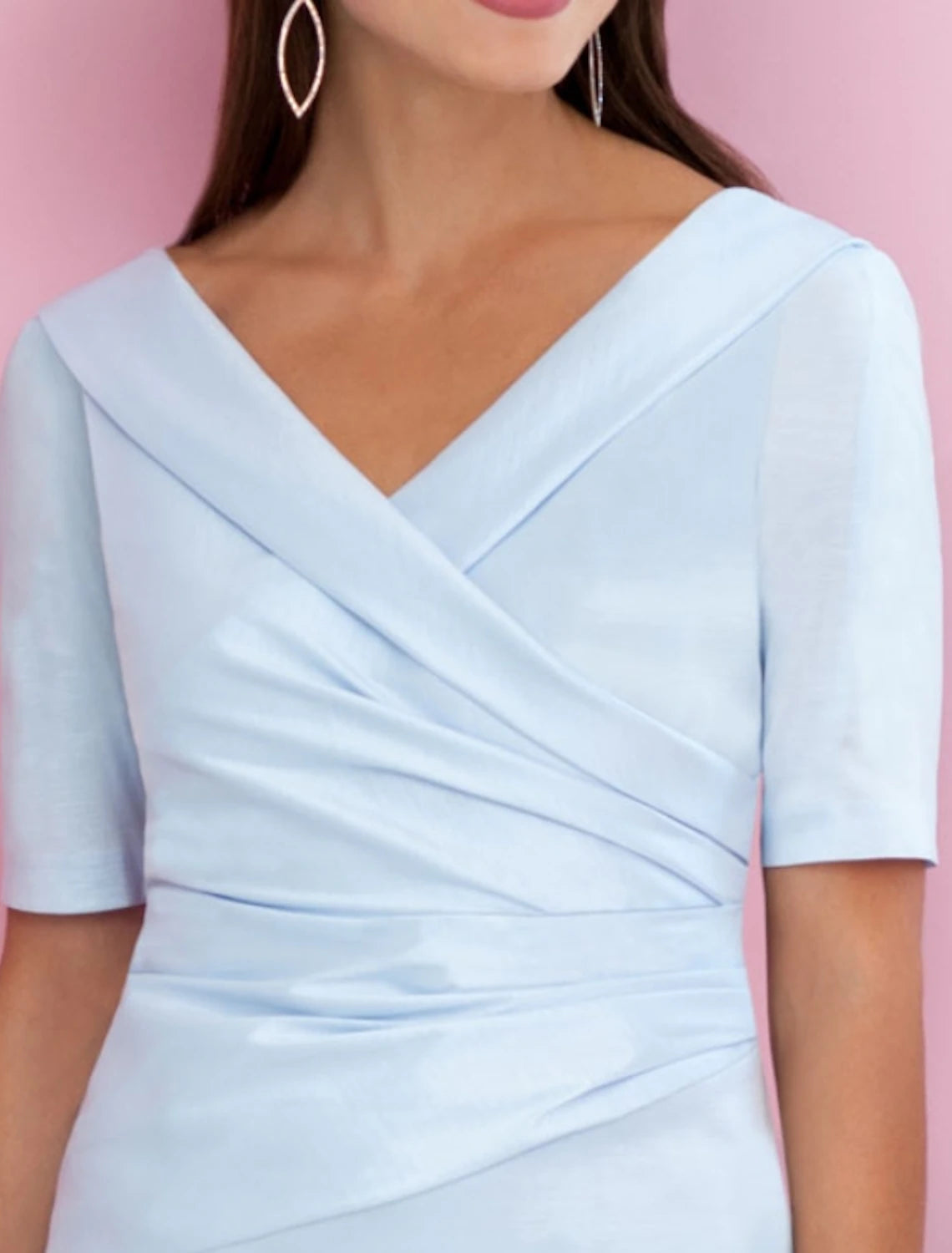 Sheath / Column Mother of the Bride Dress Wedding Guest Elegant V Neck Knee Length Satin Short Sleeve with Ruching