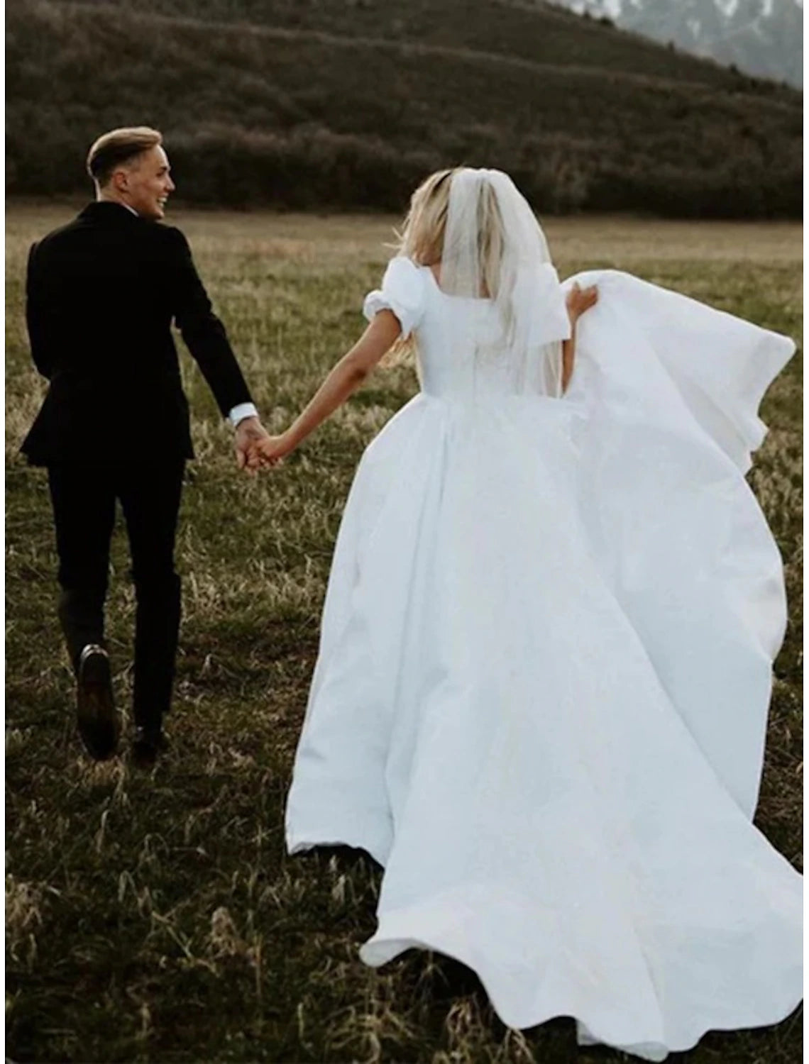 Wedding Dresses Ball Gown Square Neck Short Sleeve Chapel Train Satin Bridal Gowns With