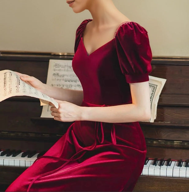 Puffed Short Sleeves Velvet Long Prom Dress With Sweetheart Neckline
