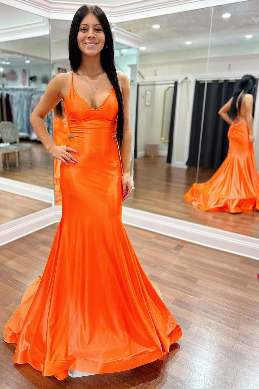 V-Neck Lace-Up Trumpet Long Formal Dress