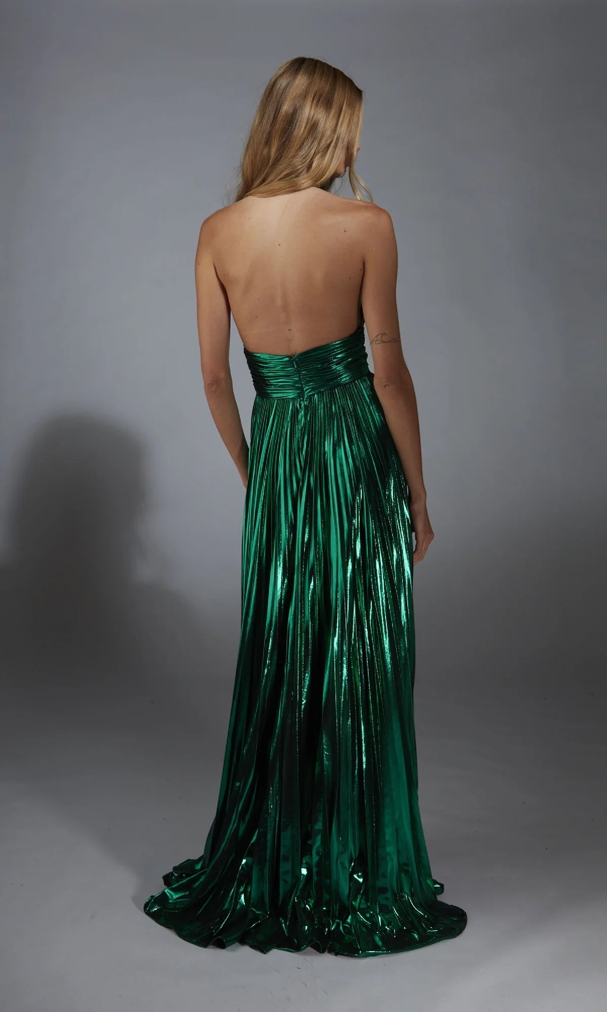 OKBBN V-neck long backless pleated sparkling ball gown