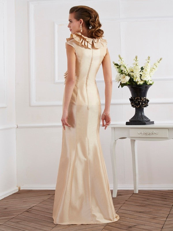 Sleeved cylindrical elegant V-neck short sleeved ruffled taffeta long bridal gown
