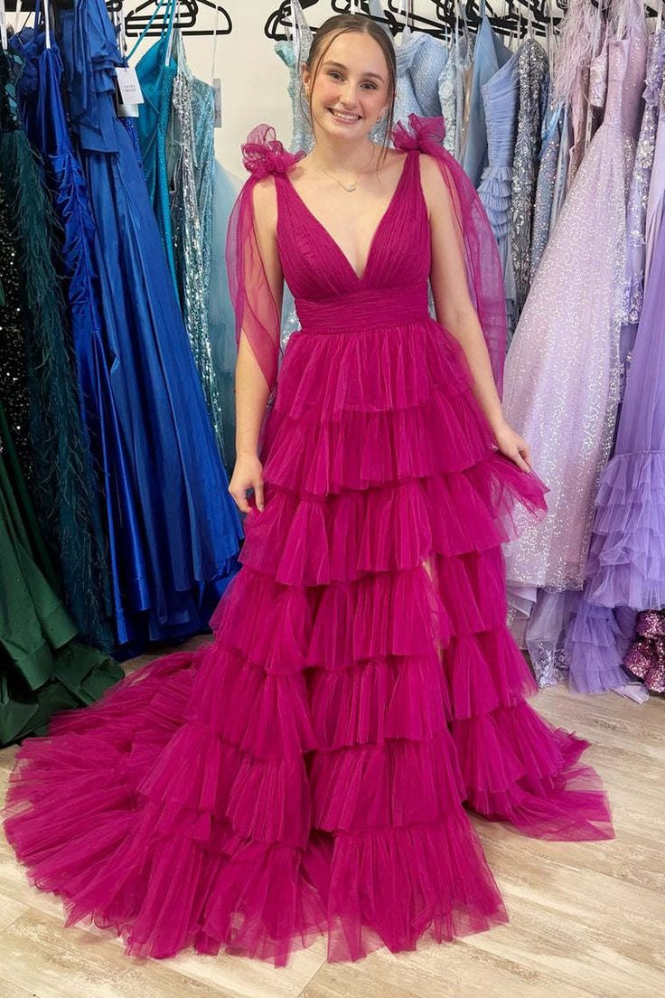 A-line layered thin gauze V-neck with a split floor and ruffled edge for a ball dress