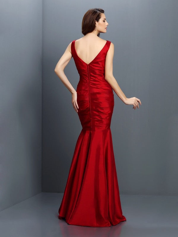 Horn shaped V-neck handmade sleeveless long taffeta bridesmaid dress