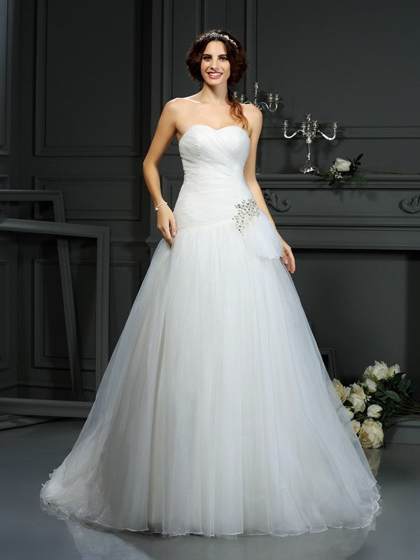 A-line Elegant Princess Sweetheart Beaded Sleeveless Organza Wedding Dress