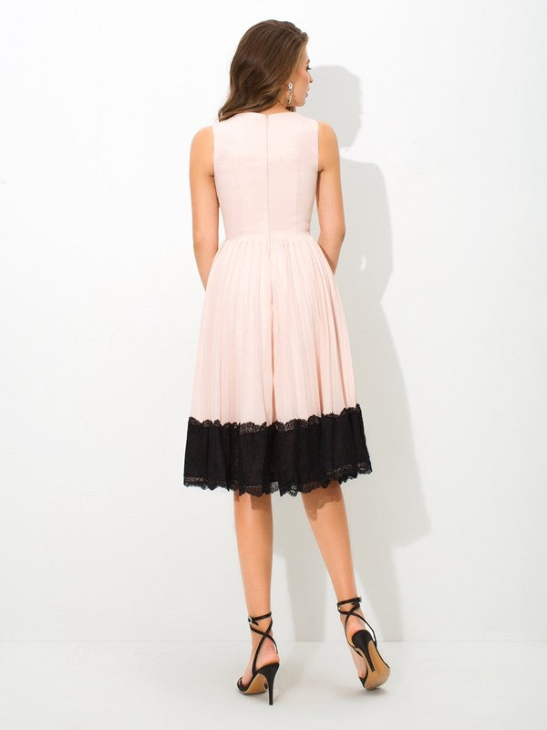 A-line Sweet Princess High Neck Lace Sleeveless Chiffon Short Cocktail Dress