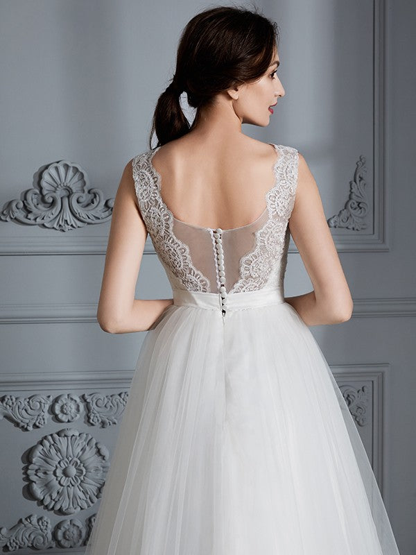 A-line Elegant Princess Sleeveless V-neck Bra and Tulle Wedding Dress