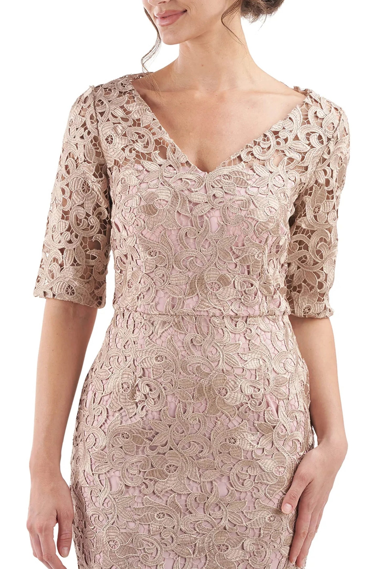 V-Neck Short Sleeve Zipper Back Skirt Scalloped Hem Lace Mother of the Bride Dresses