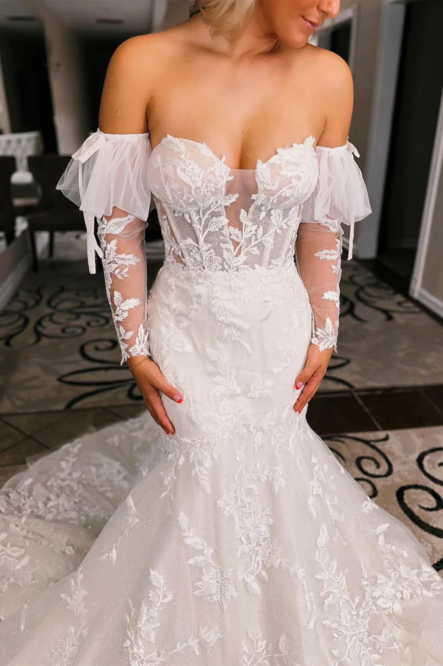 Floral Lace Sweetheart Trumpet Wedding Dress with Detachable Sleeves