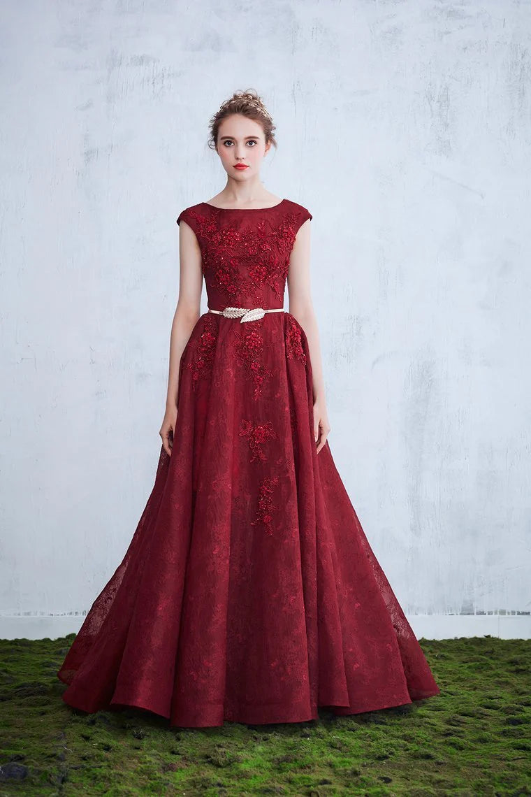 A-shaped buttocks wrapped lace ball dress with sticker and ruffle edges