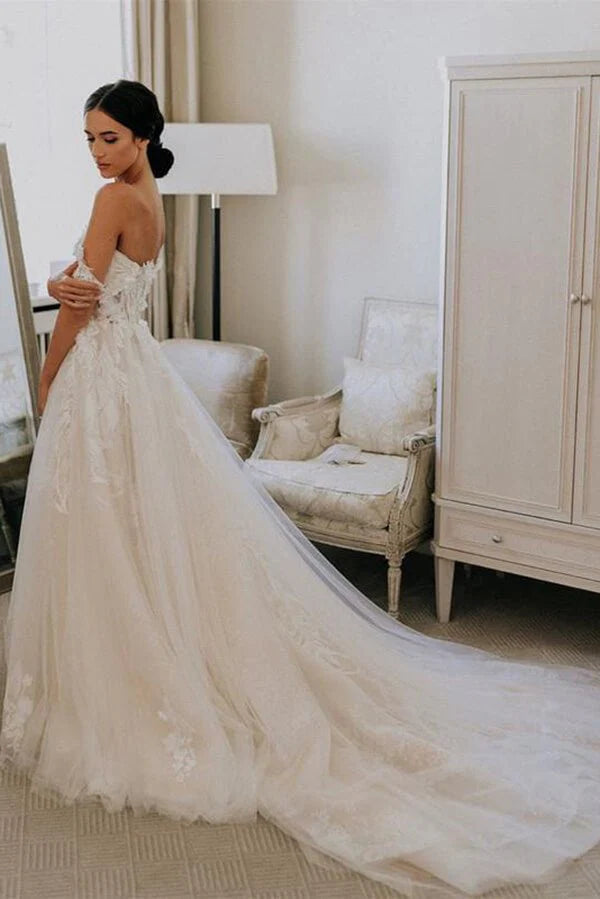 A-line Sweetheart Short sleeved Elegant Tulle Embroidered Wedding Dress