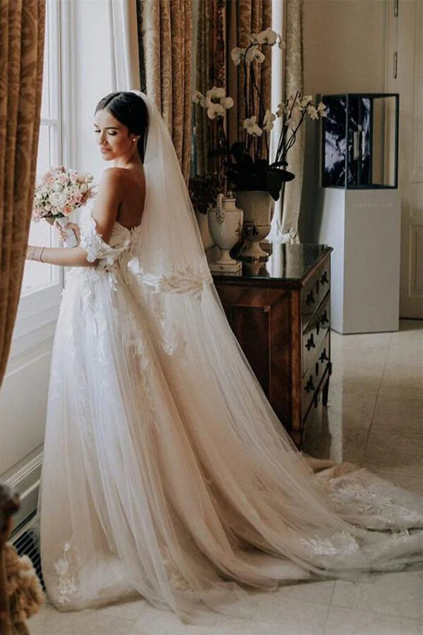 A-line Sweetheart Short sleeved Elegant Tulle Embroidered Wedding Dress