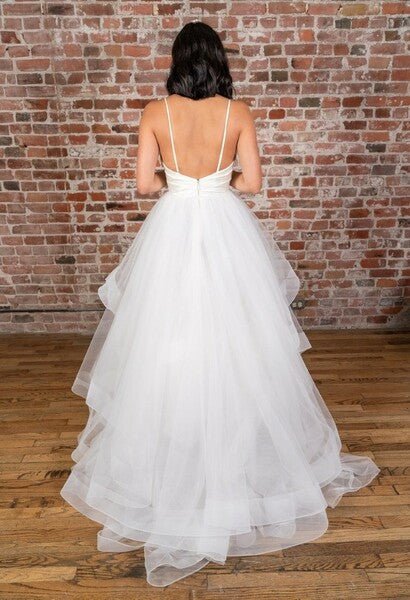 V-neck spaghetti strap dance dress with ruffled edge long wedding dress