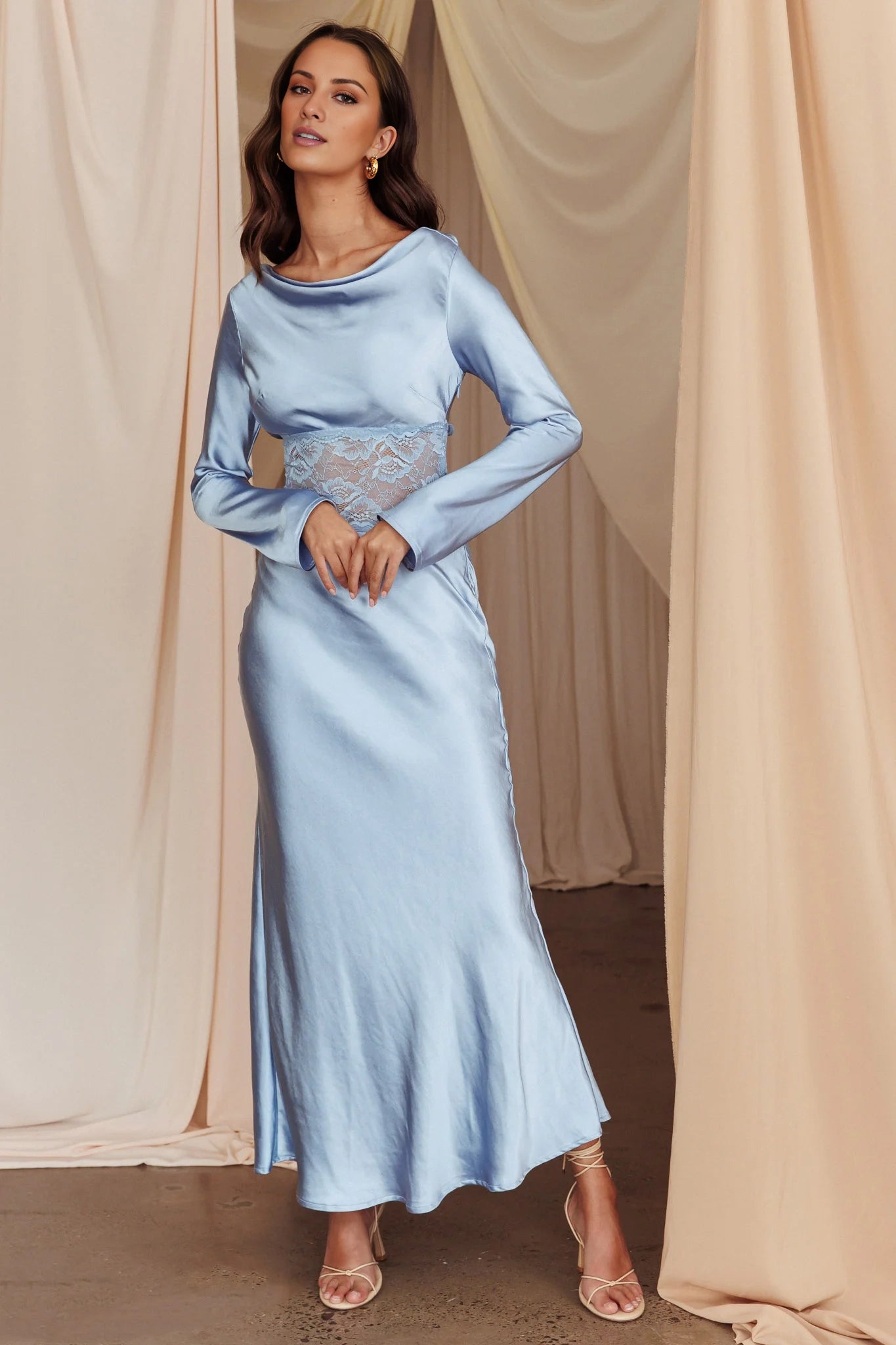 Beautiful unlined lace waist with zipper bridesmaid dress on the side