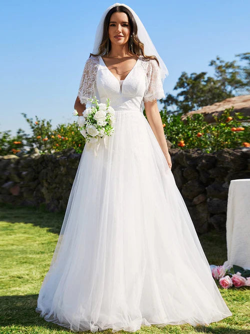 Elegant and sexy V-neck sheer wedding dress with lace short sleeves