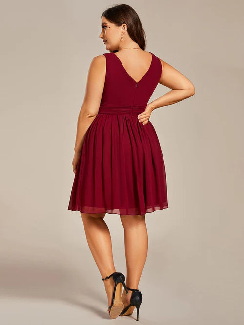 Plus size elegant chiffon sleeveless V-neck short bridesmaid dress