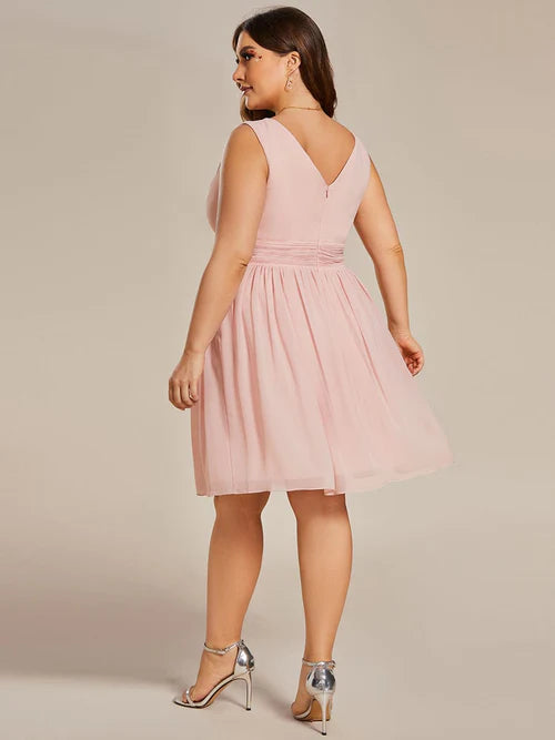 Plus size elegant chiffon sleeveless V-neck short bridesmaid dress