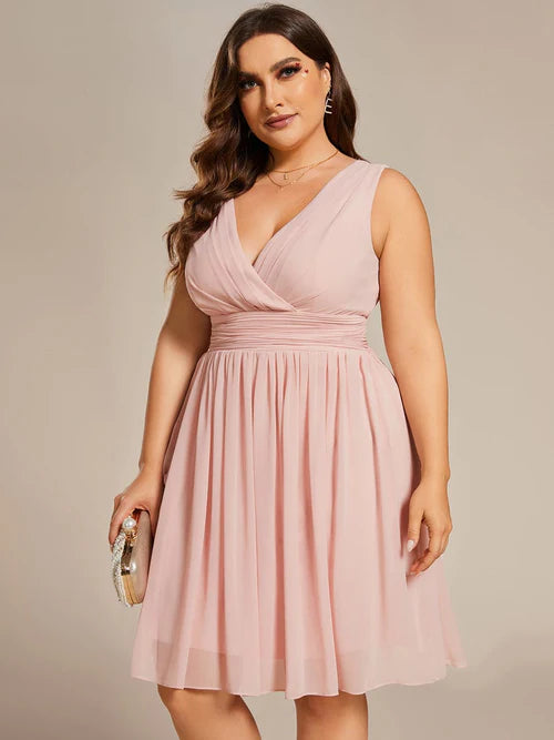 Plus size elegant chiffon sleeveless V-neck short bridesmaid dress