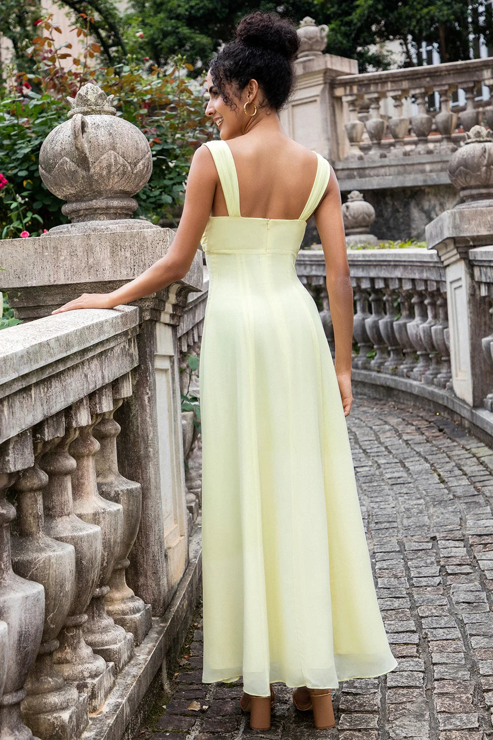Elegant A-line square neck lock hole pleated medium length bridesmaid dress