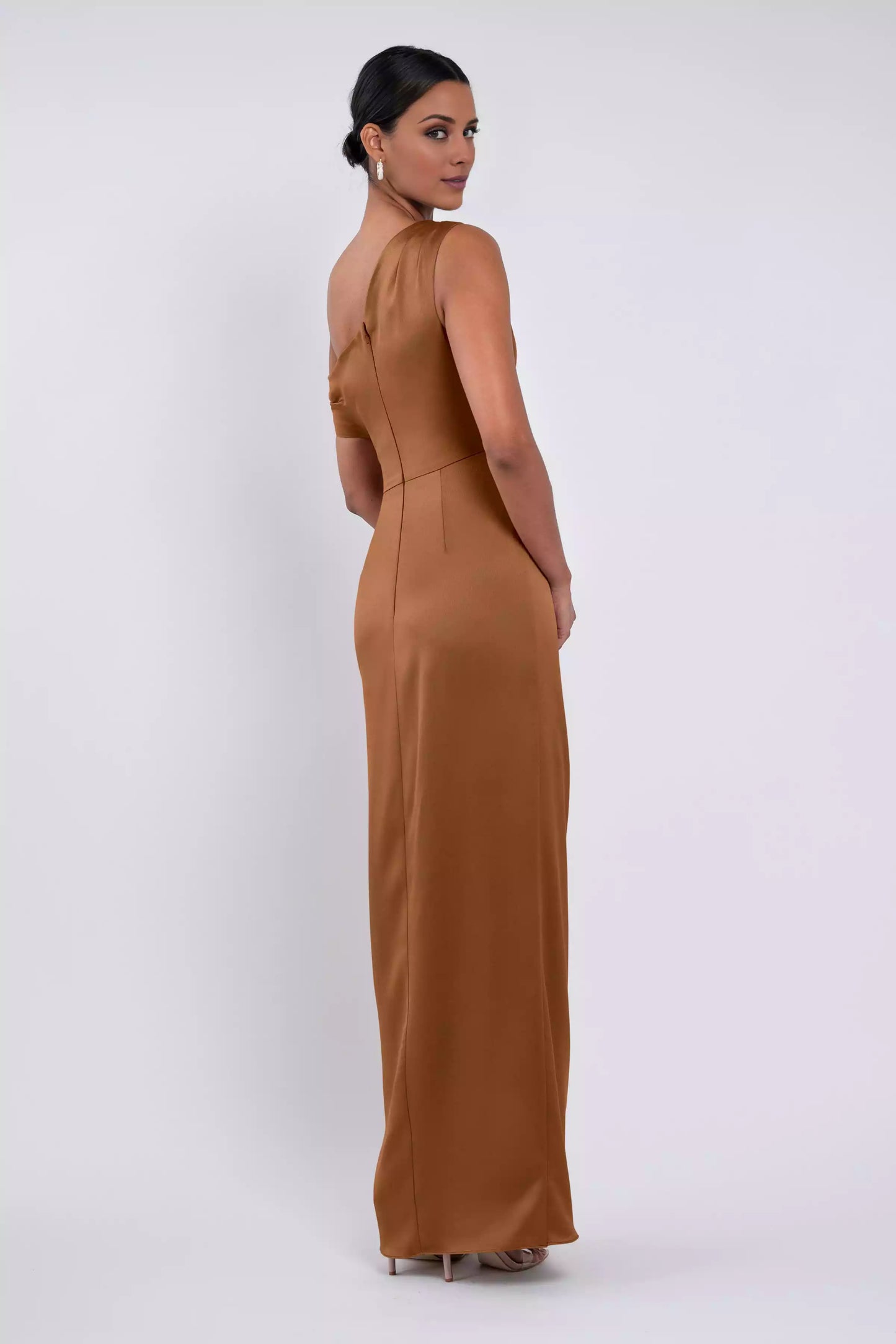 Elegant and graceful shoulders with hanging pleats and pleats, with a slit and a middle zipper at the back, Bridesmaid Dresses