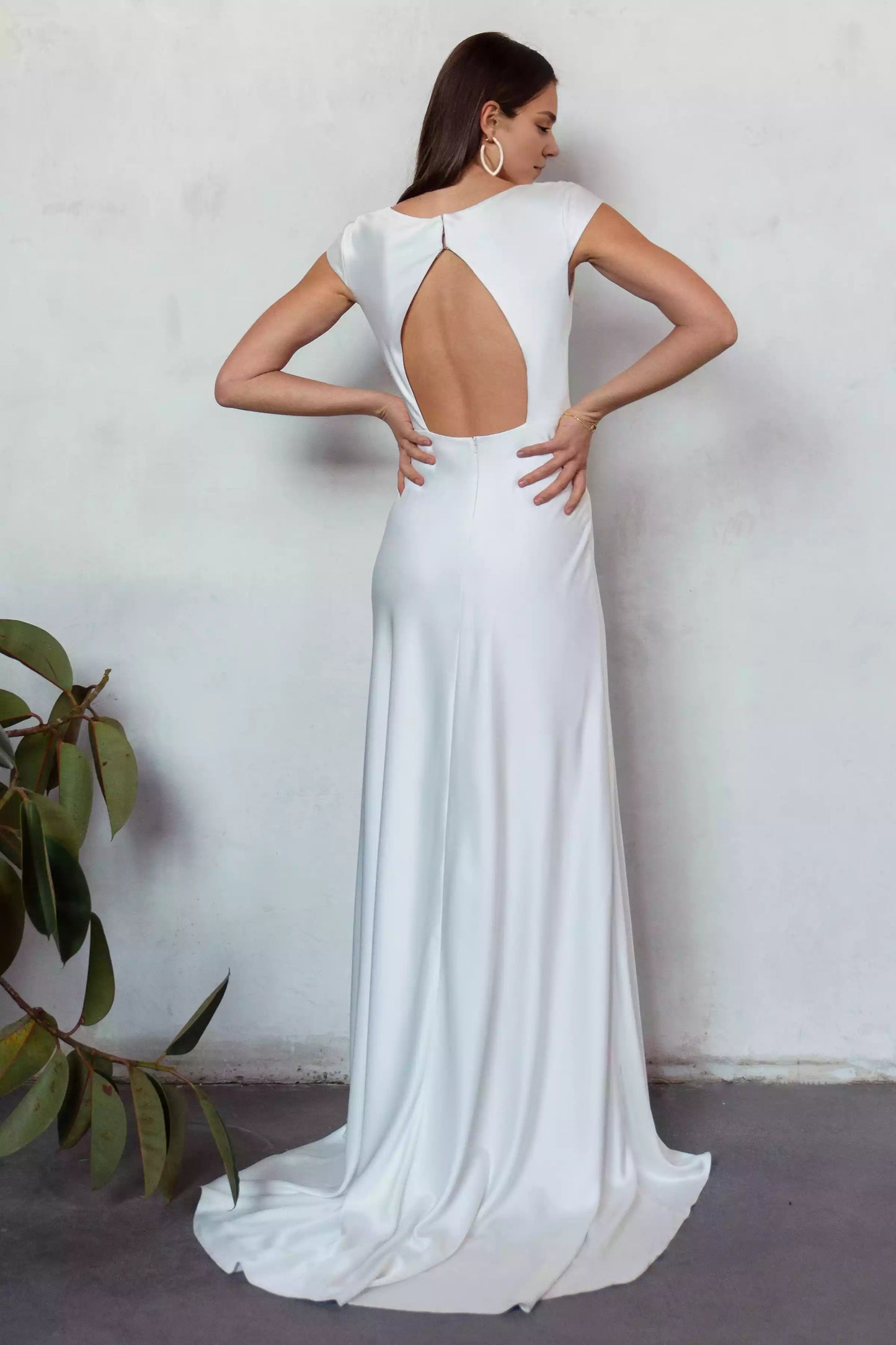 Elegant satin deep V-neck diagonal cut back with hollowed out and charming chest line Evening Dresses