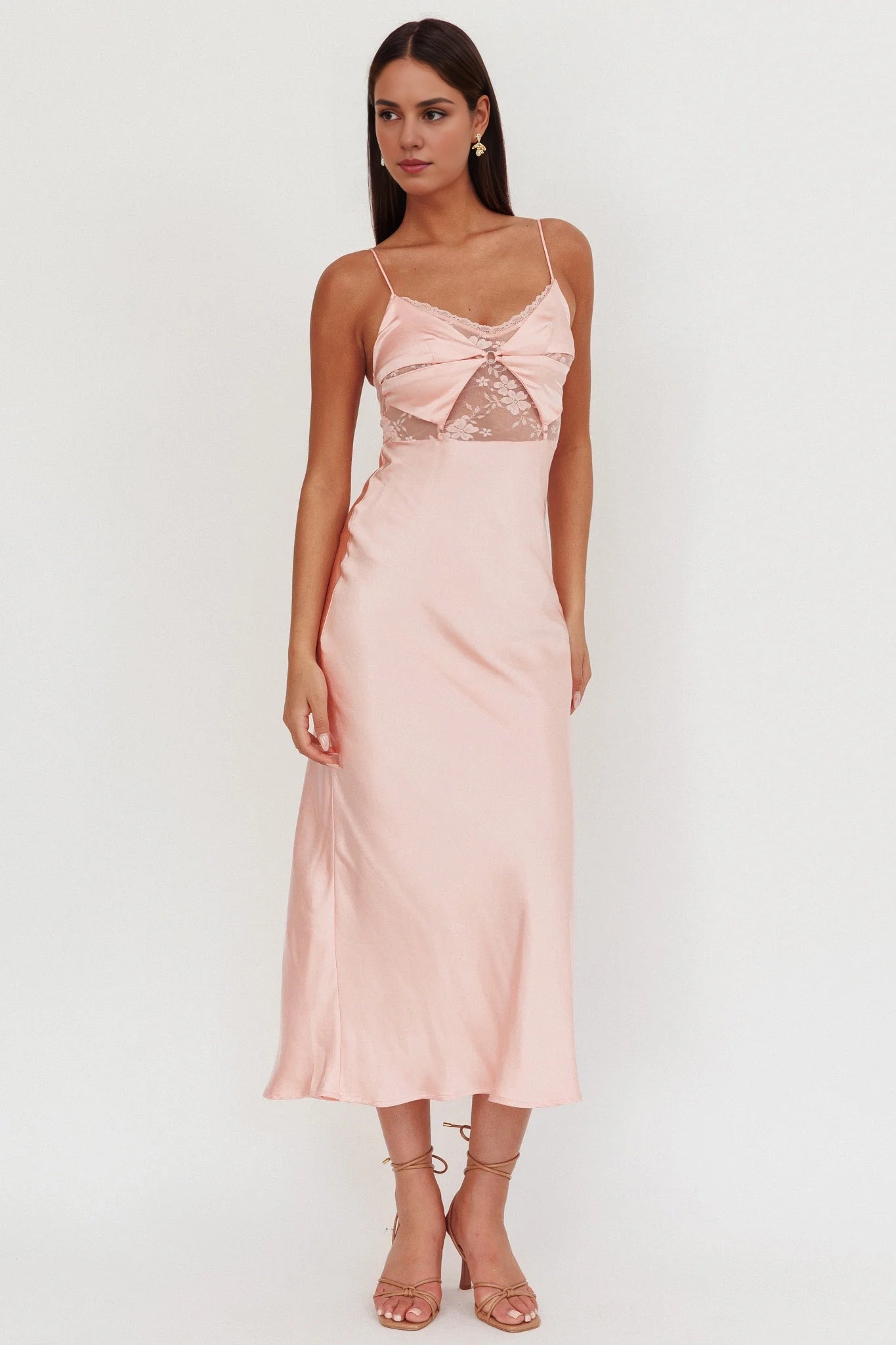 Enchanting lace corset with adjustable shoulder straps and lining for bridesmaid dresses
