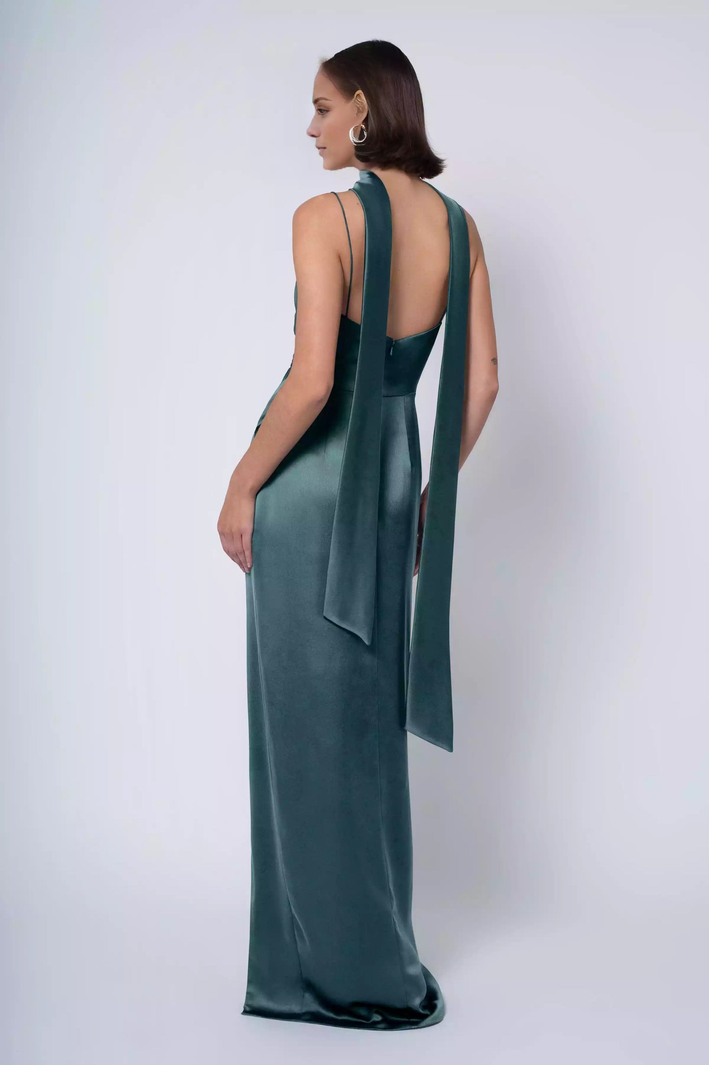 Exquisite thin shoulder straps, round neck, pleated natural waist seam, slim fit, half body side slit, tight corset, Evening Dresses