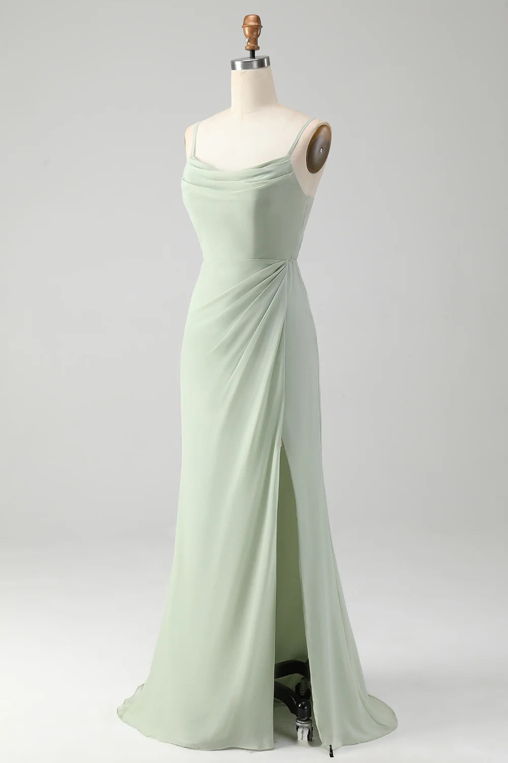 Fashionable and minimalist slim fitting slim shoulder strap and ground chiffon bridesmaid dress