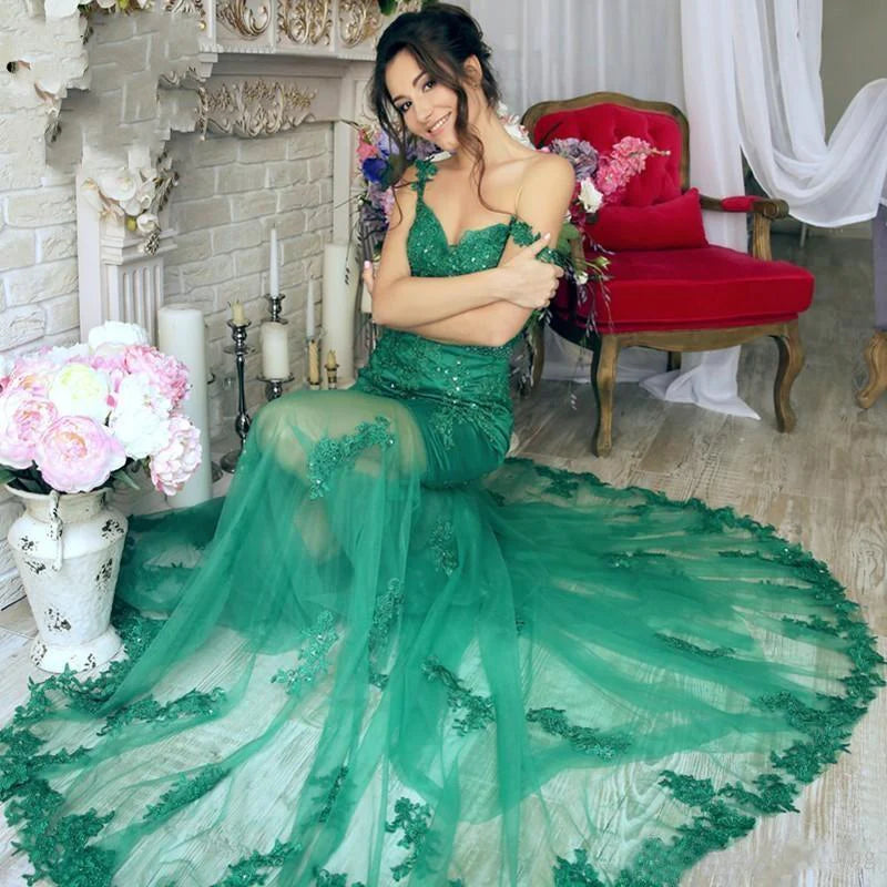 Gorgeous green Mermaid V-neck lace applique sequin beaded tulle gown