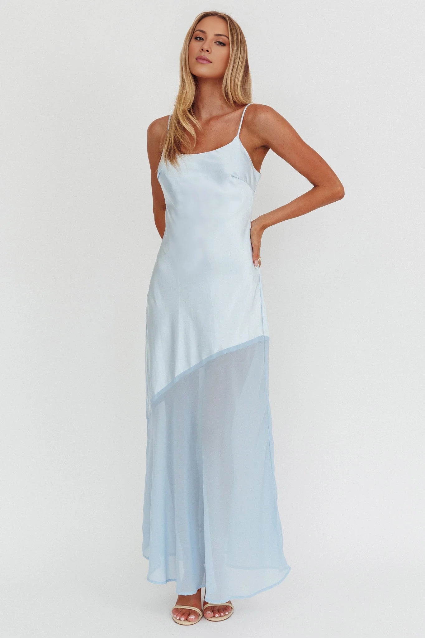 Gorgeous thin shoulder strap without lining, side zipper showcases elegant temperament bridesmaid dress