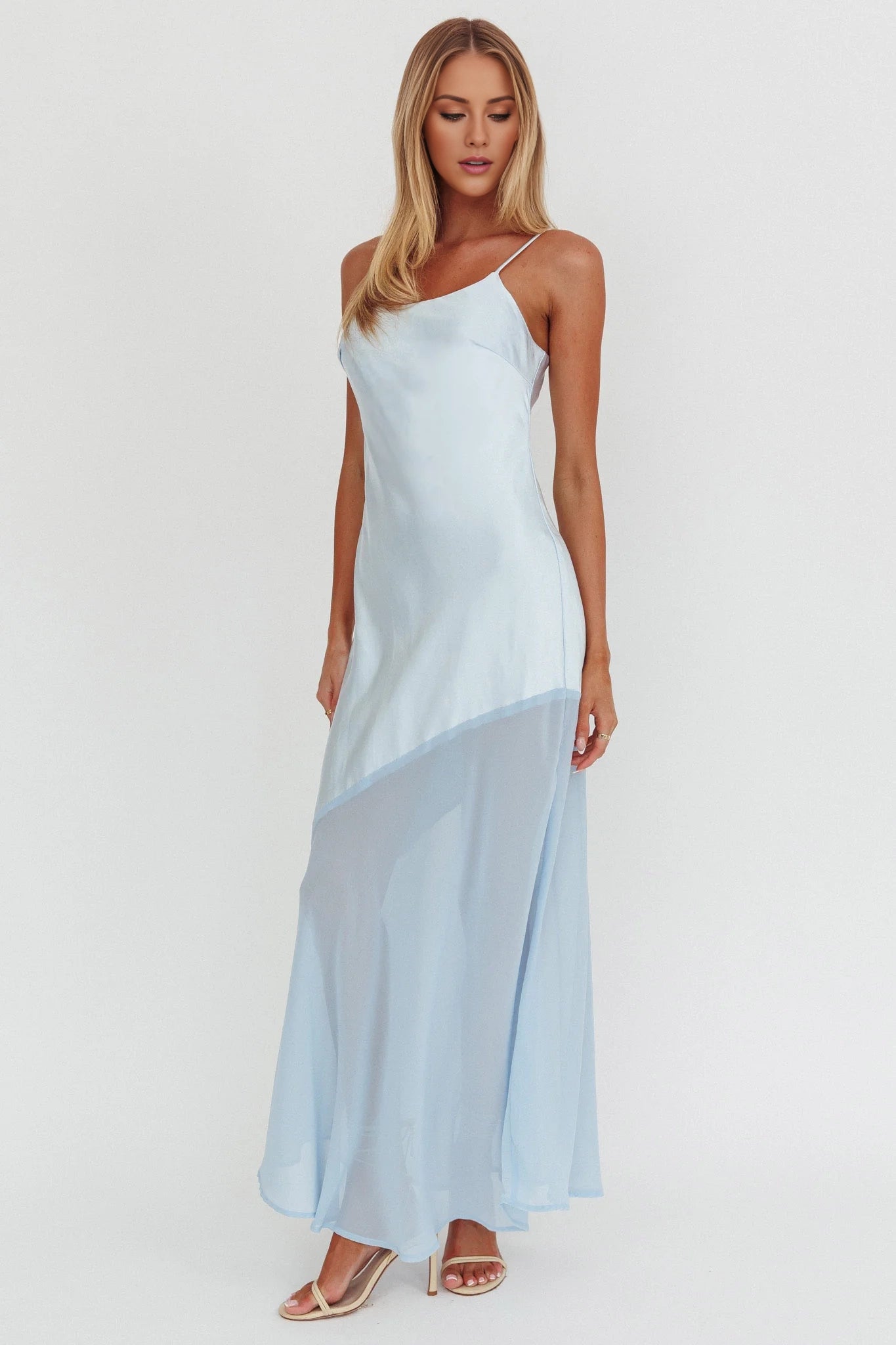 Gorgeous thin shoulder strap without lining, side zipper showcases elegant temperament bridesmaid dress
