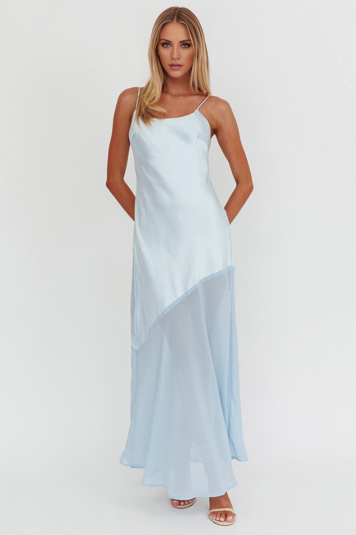 Gorgeous thin shoulder strap without lining, side zipper showcases elegant temperament bridesmaid dress