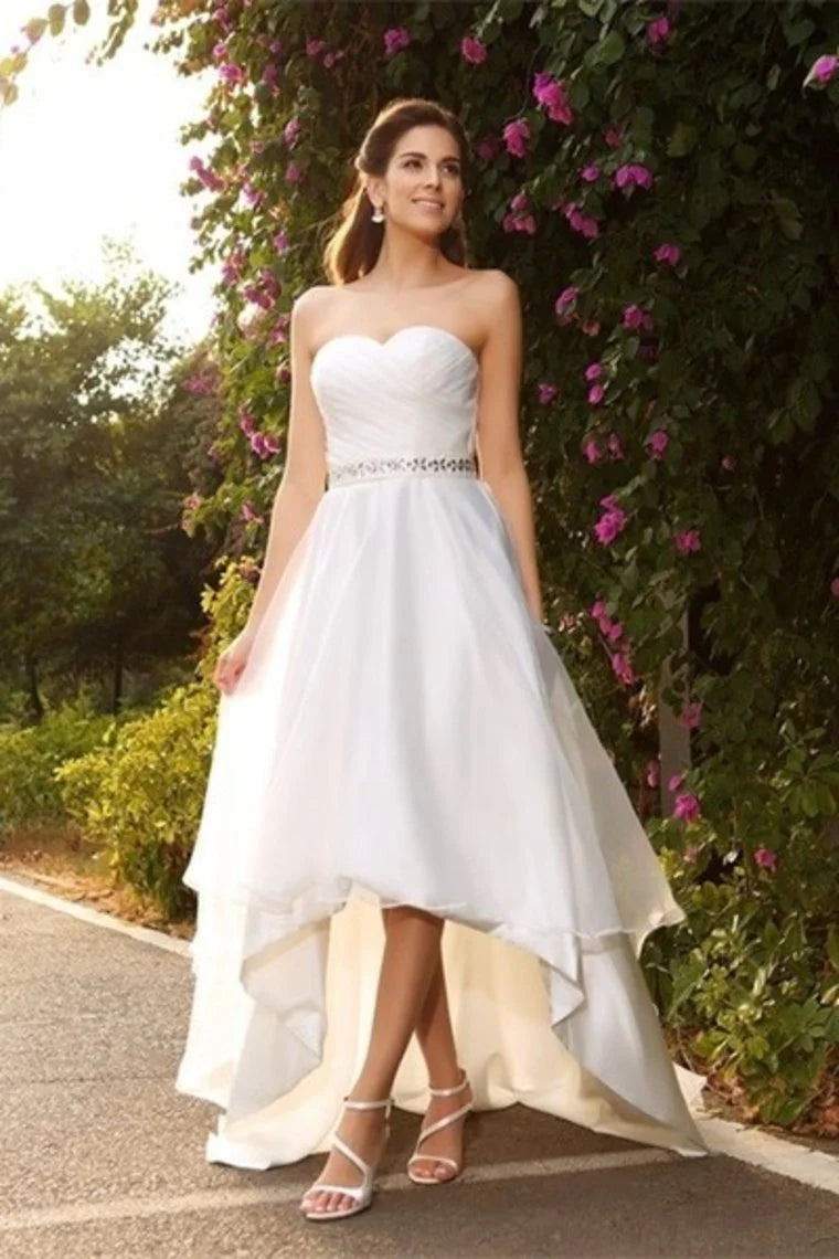 High necked ivory white sweetheart open back simple and elegant noble wedding dress