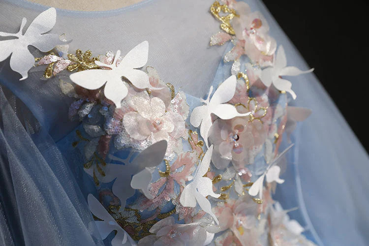 Long sleeved elegant high-end and atmospheric light blue strapless tulle dance dress