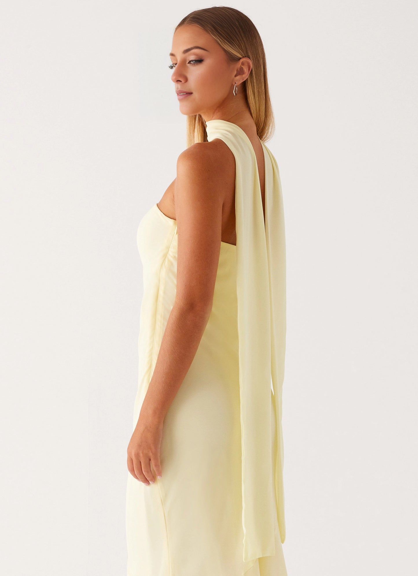 OKBBN's elegant off shoulder fully lined asymmetrical display exudes a relaxed and elegant Homecoming Dresses