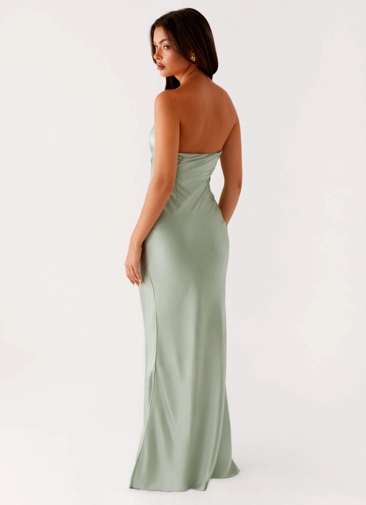 OKBBN's luxurious and charming off shoulder highlights the lines of the shoulders and neck, fully lined Prom Dresses
