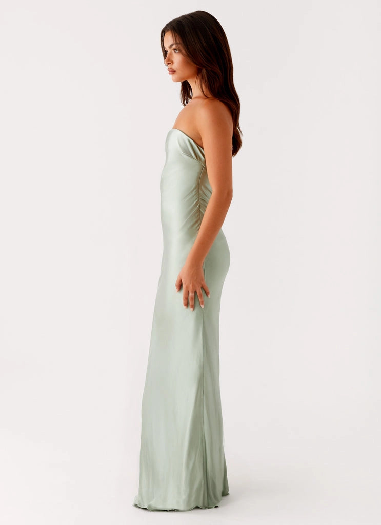 OKBBN's luxurious and charming off shoulder highlights the lines of the shoulders and neck, fully lined Prom Dresses