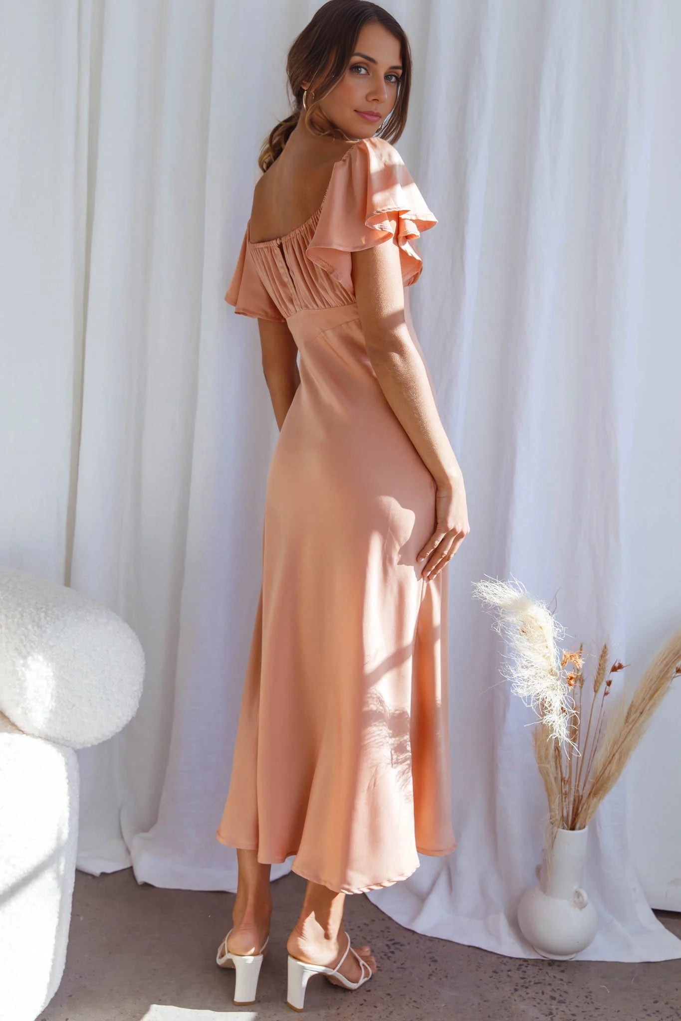 Romantic and elegant lotus leaf sleeve side slit medium length bridesmaid dress