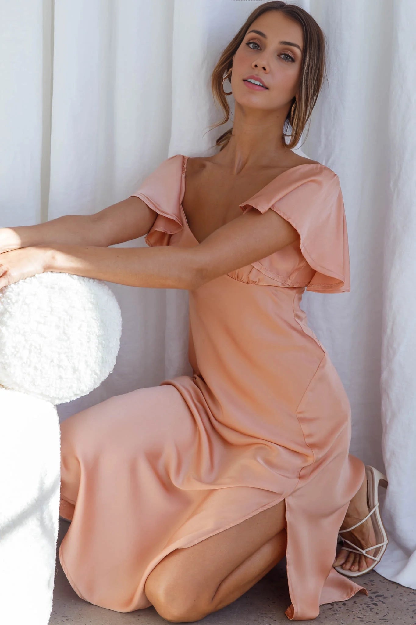 Romantic and elegant lotus leaf sleeve side slit medium length bridesmaid dress