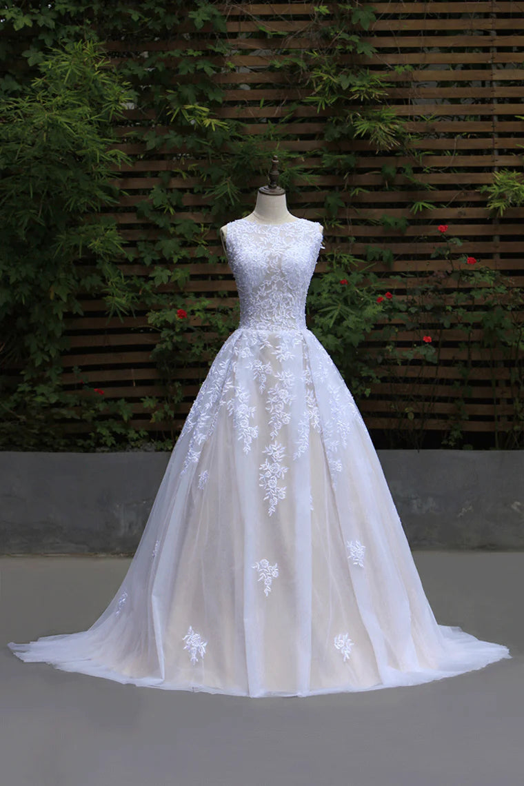 Sexy and elegant high necked A-line ball dress with bead stickers