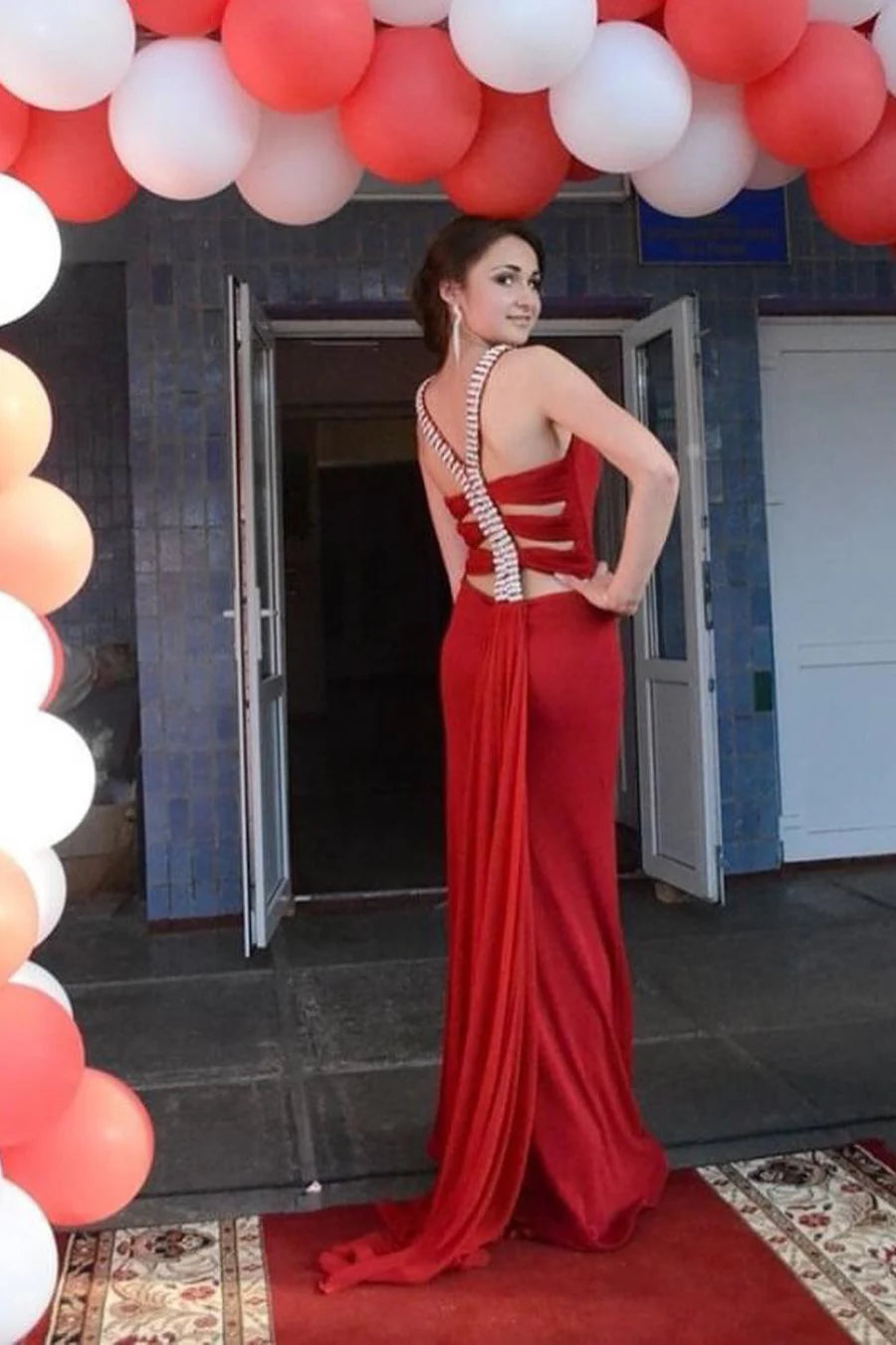 Minimalist Red Mermaid High Neck Ball Dress Chiffon Backless Evening Dress