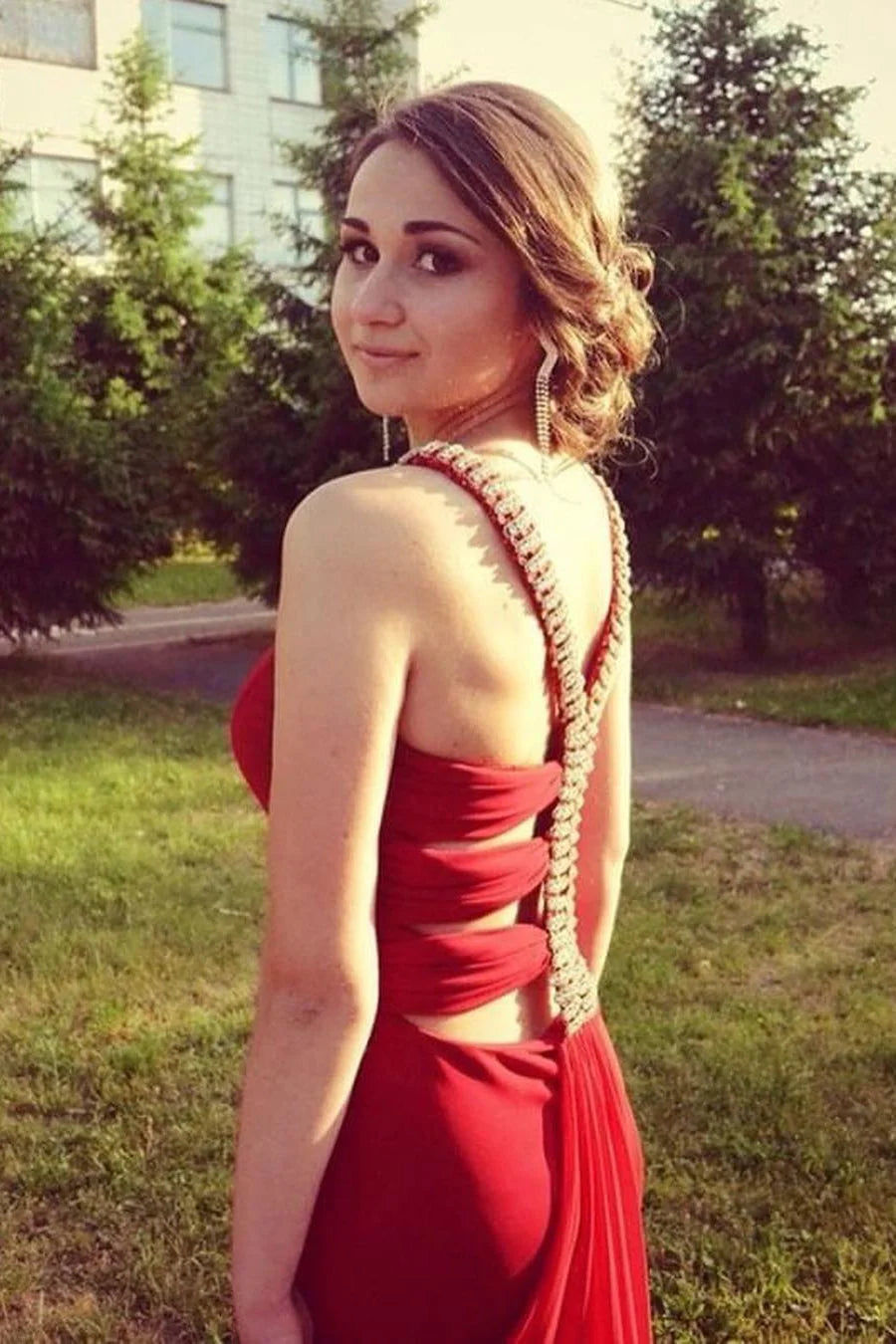Minimalist Red Mermaid High Neck Ball Dress Chiffon Backless Evening Dress