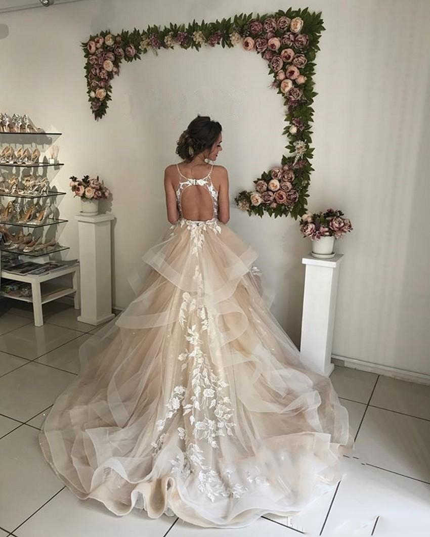 Elegant thin shoulder strap V-neck sleeveless layered wedding dress