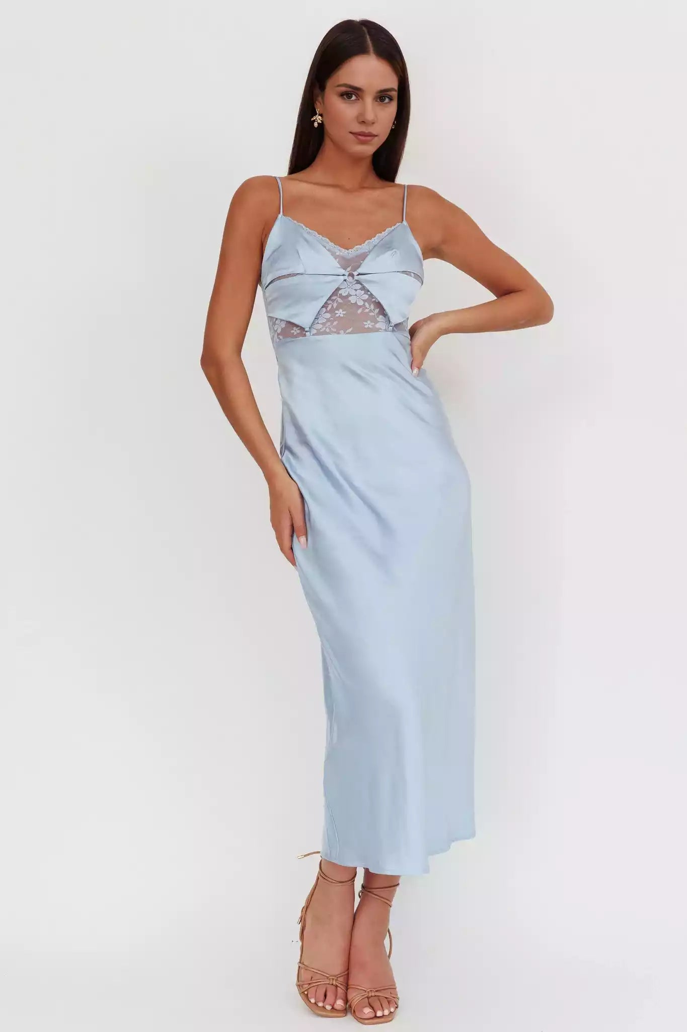 Stunning bust with lining lace corset, adjustable shoulder straps and zipper at the back Prom Dresses