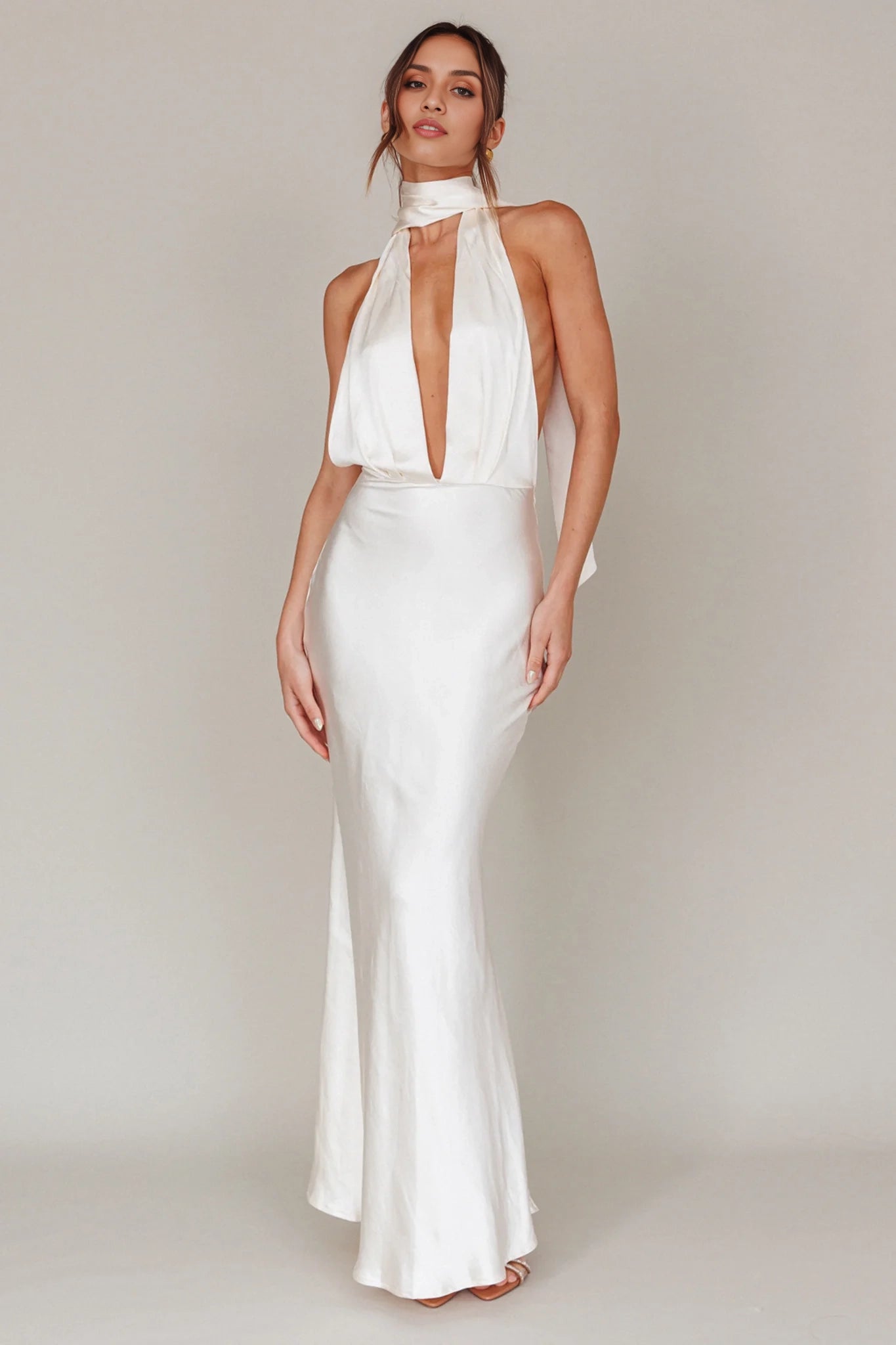 Stunning deep V-neck backless low strap adjustable bridesmaid dress