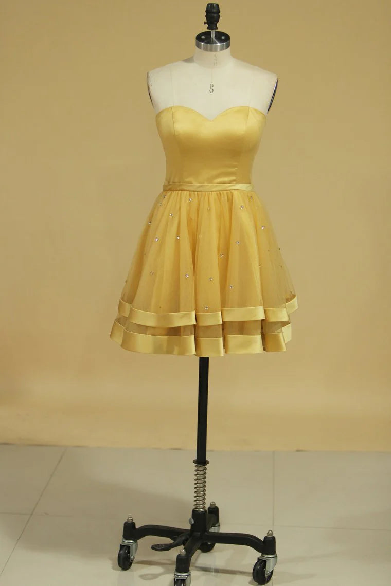 Sweet A-line sheer paired with pearl dress