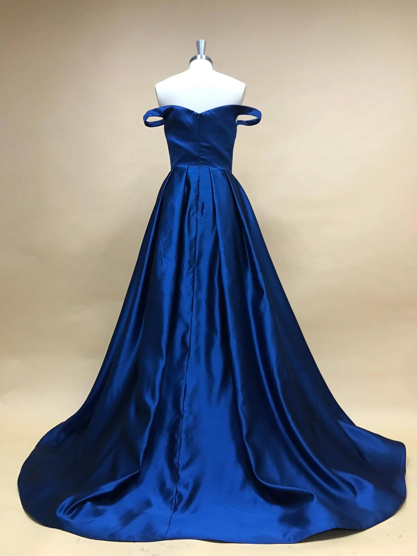 Sexy elegant slit sweetheart off-the-shoulder satin dress