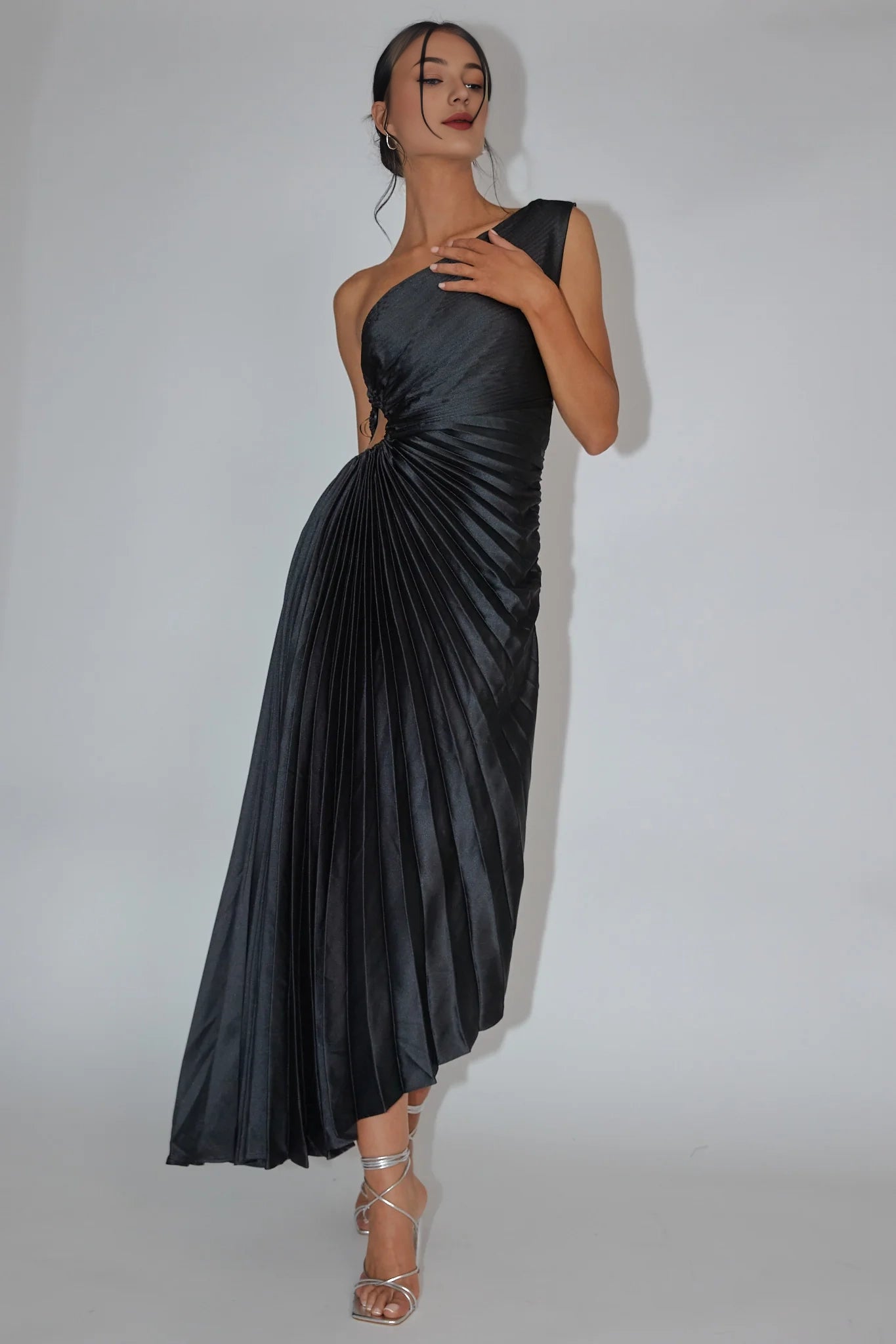 Unique one shoulder accordion pleated side hidden zipper bridesmaid dress