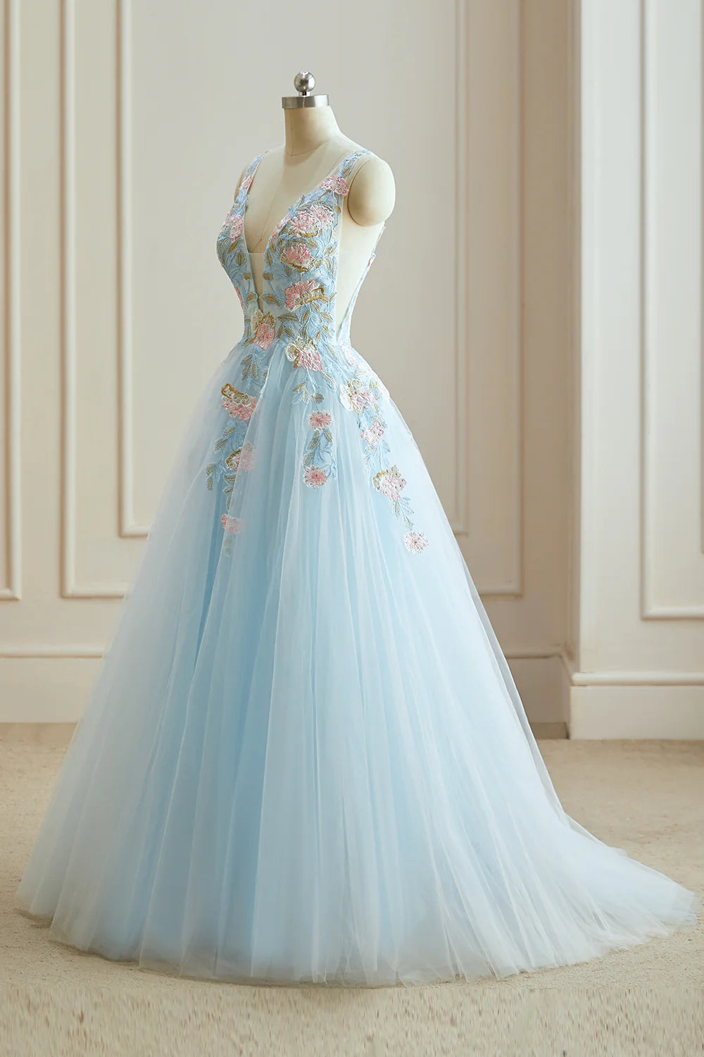 Noble and elegant A-line V-neck sheer lace backless long ball dress