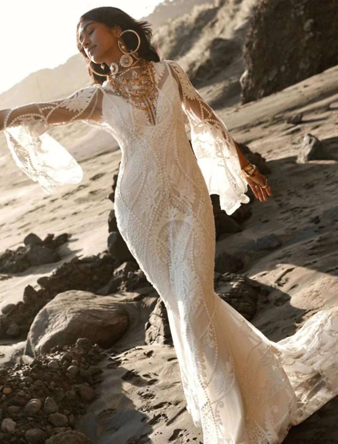 Beach Backless Bohemian Wedding Dress Mermaid V-neck Long sleeved Brush Tail Lace Bridal Dress with Flowers